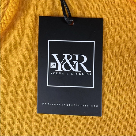 Young And Reckless Women’s Yellow Medium Cropped Top Hoodie New With Tags Winter - Picture 5 of 8